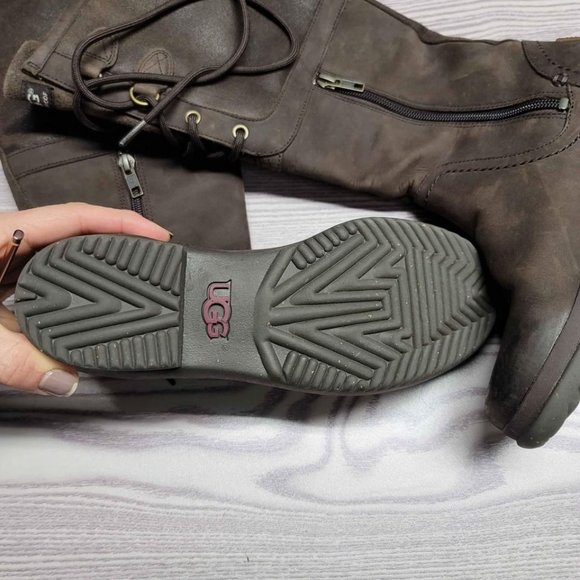 UGG 'Elsa' Waterproof Boot - size 6 - Picture 2 of 7